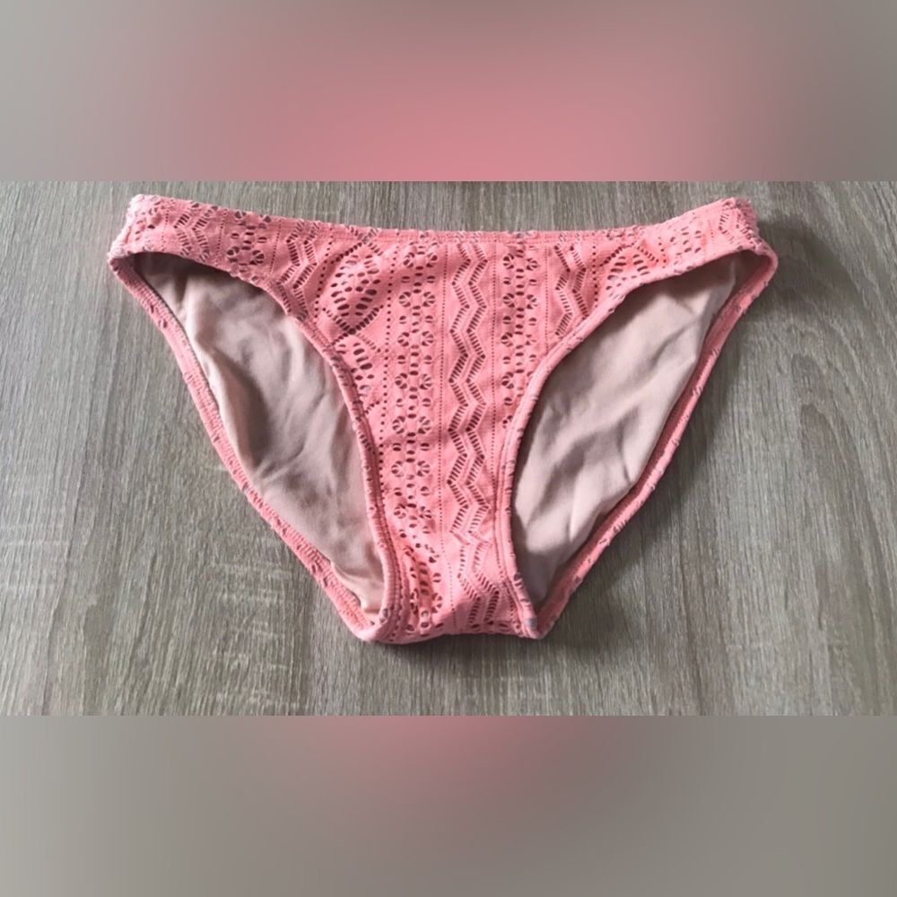 XHILARATION “Size M” Swimsuit Bottoms